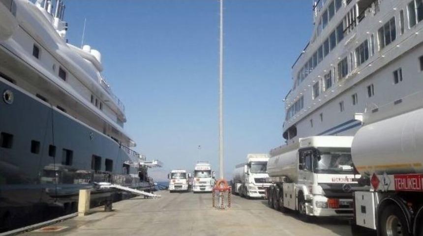 Abd&rsquo;li &Uuml;nl&uuml; Şarkıcının Nişanlısı Aliağa&rsquo;dan 1 Milyon 800 Bin Liralık Yakıt Aldı