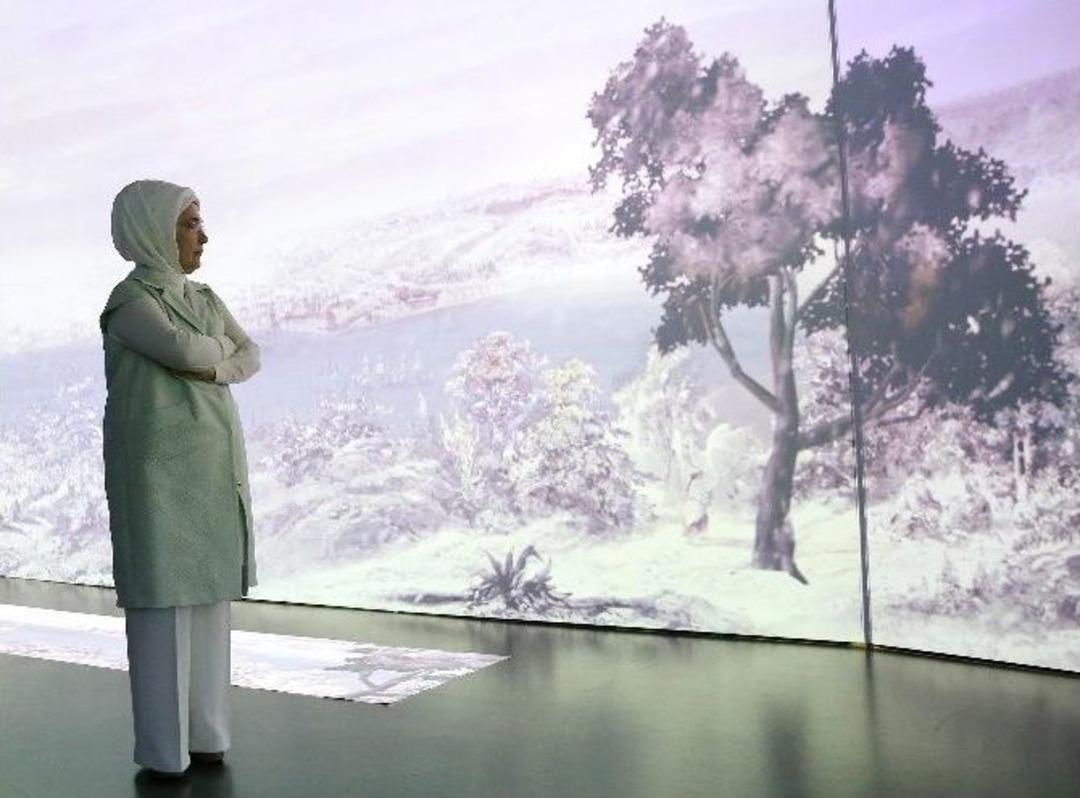 Emine Erdoğan &rsquo;pitoresk İstanbul Dijital Sergisi&rsquo;ni Gezdi