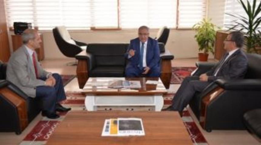 Vali, İl M&uuml;ft&uuml;l&uuml;ğ&uuml;&rsquo;n&uuml; Ziyaret Etti