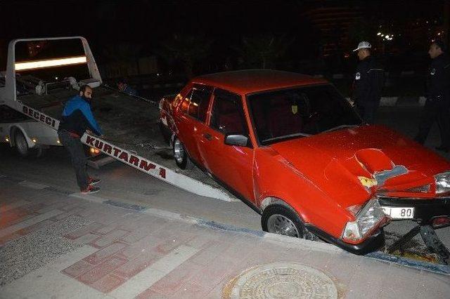 Manisa’da Halk Otobüsü İle Otomobil Çarpıştı: 2 Yaralı