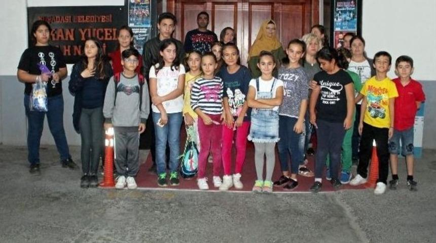 Kuşadası Belediye Tiyatrosu Kursiyer Se&ccedil;meleri Tamamlandı