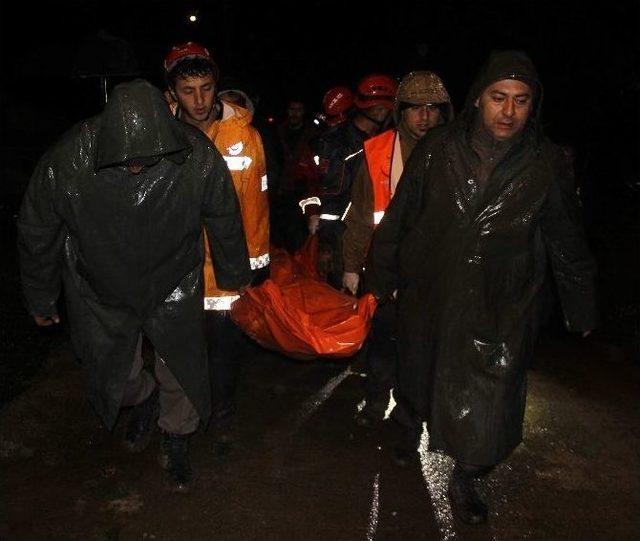 Rize&rsquo;de Heyelan: 2 &Ouml;l&uuml; 2