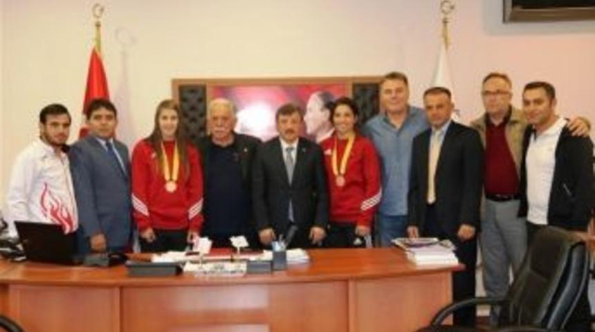 Yalovalı G&uuml;reş&ccedil;ilerden Balkan Şampiyonası&rsquo;nda 2 Madalya