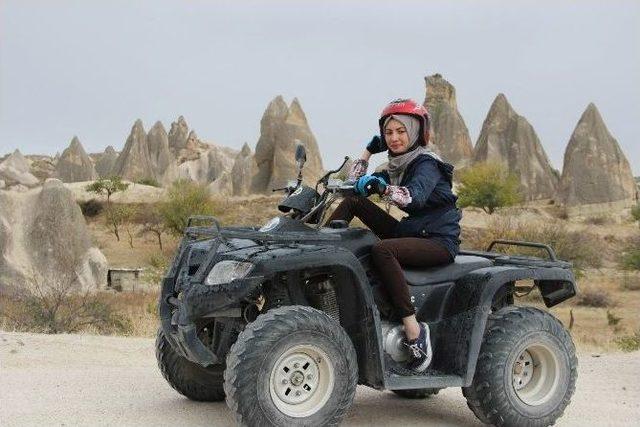 Turistler Kapadokya’yı Atv Turları İle Keşfediyor