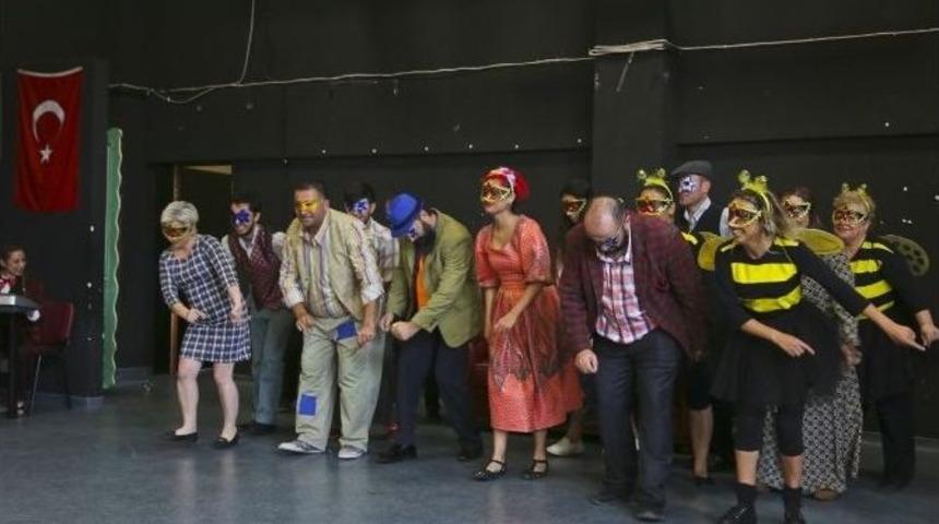 Belediye Tiyatrosu &Ccedil;ocuk Yuvasında