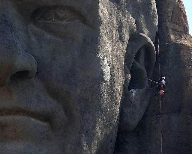 En Büyük Atatürk Maskı Bakıma Alındı