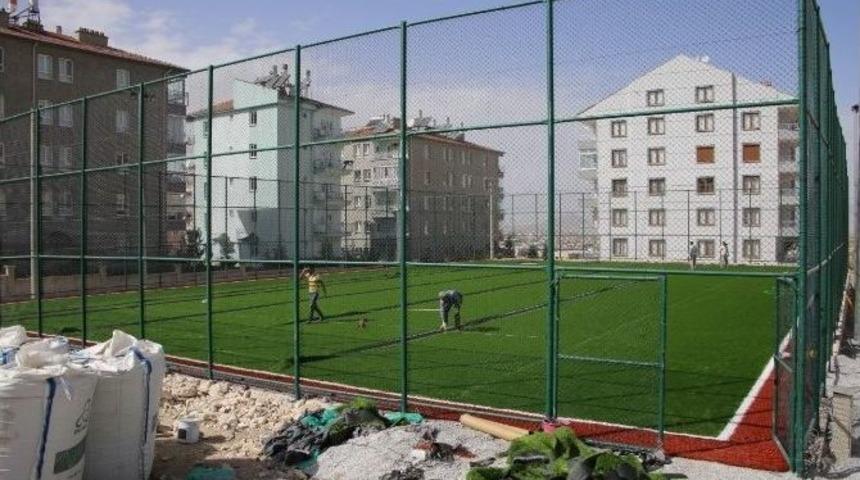 Karaman&rsquo;da Yeni Semt Sahaları Tamamlanıyor