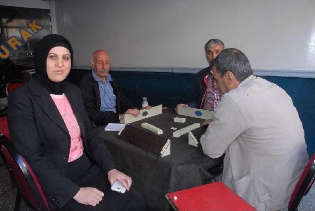 Kadın Muhtar, Belediye Başkanı Gibi &Ccedil;alışıyor