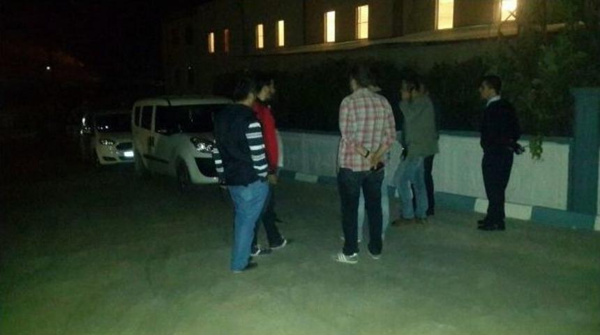 Silah Sesleri Polis Ekiplerini Alarma Ge&ccedil;irdi