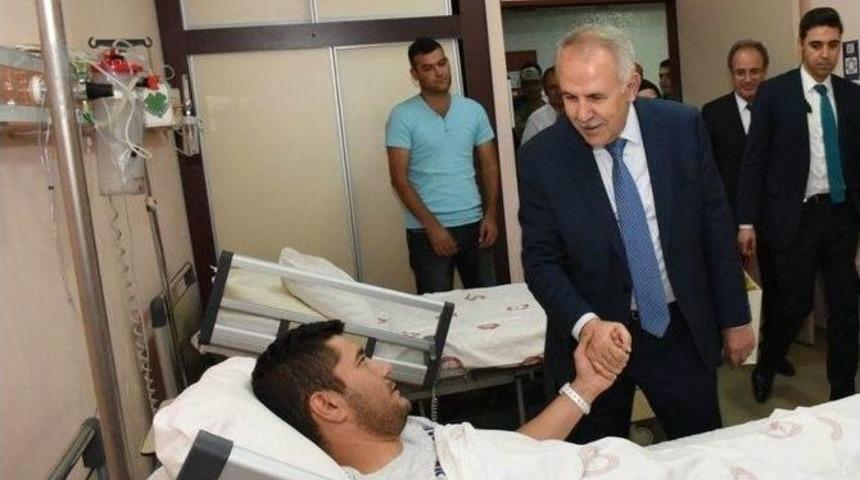 Vali Erdal Ata Yaralı Askeri Ziyaret Etti