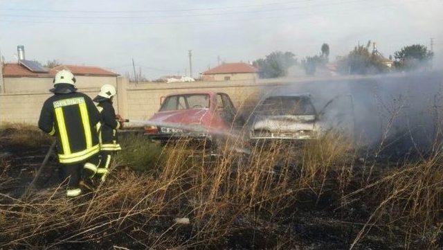 Otoparkta Çıkan Yangında 7 Araç Zarar Gördü