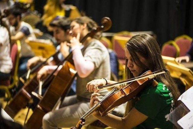 Harika Çocuklar Cumhuriyet Bayramı Konserine Hazırlanıyor