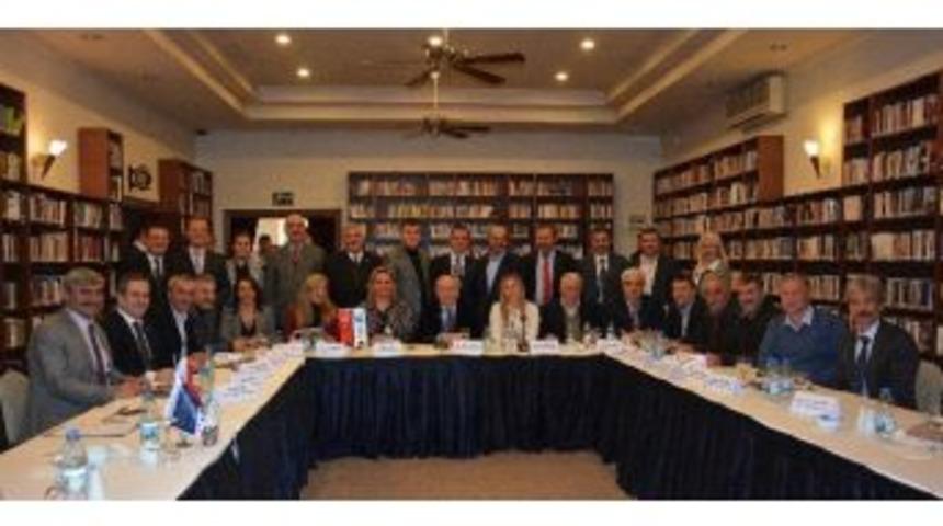 Başkan Hasan Akg&uuml;n: "muhtarlarımızın Sorunları &Ouml;ncelikle &Ccedil;&ouml;z&uuml;lmelidir"