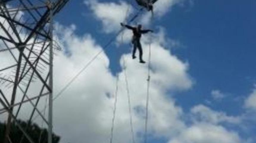 Elektrik Direğinin Devrilmesi Amat&ouml;r Kameraya Yansıdı