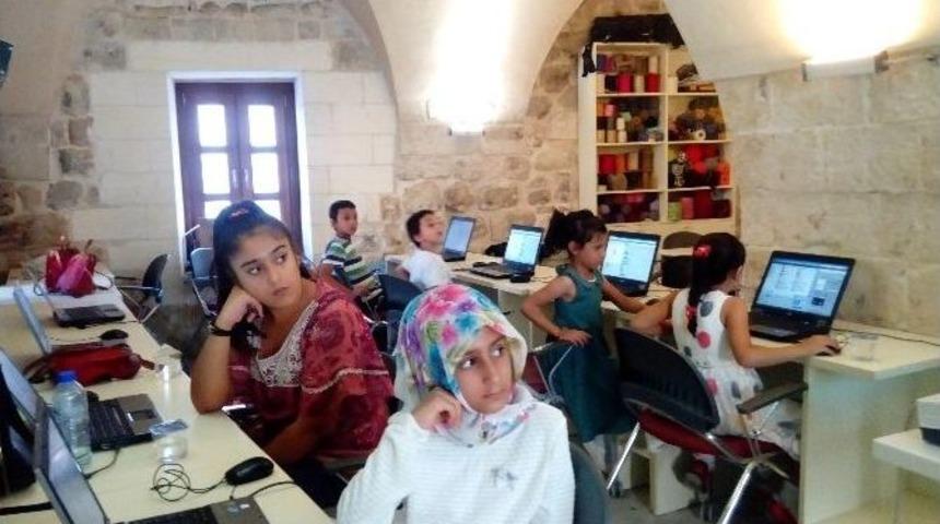 "mardinli Kız &Ccedil;ocukları Vodafone İle Yarını Kodluyor"