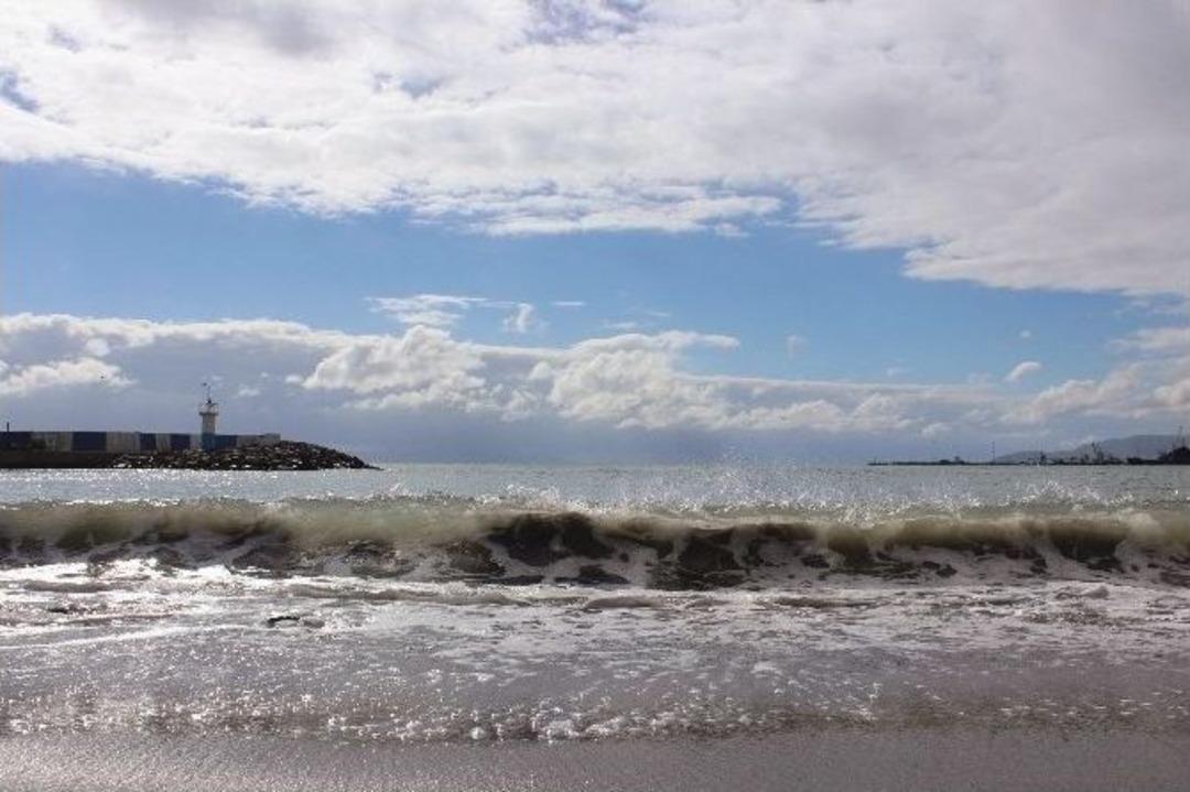 Poyraz Marmara&rsquo;da Etkisini S&uuml;rd&uuml;r&uuml;yor