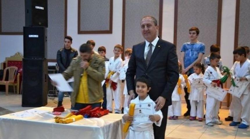 Biga&rsquo;lı Karateciler Kursu Başarıyla Tamamladı