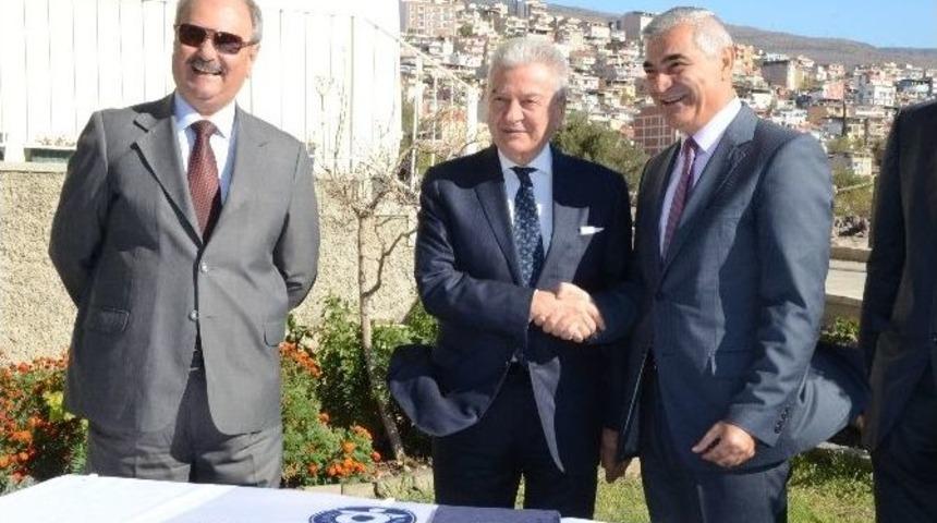 İzmir Ticaret Odası&rsquo;ndan Tarihi Kazılara 100 Bin Liralık Destek