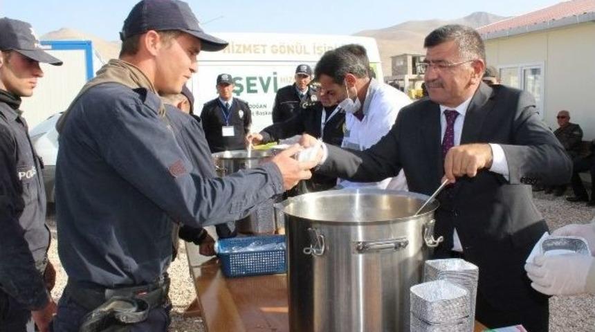 Niğde Belediye Başkanı Faruk Akdoğan, Polis Eğitim Merkezini Ziyaret Etti