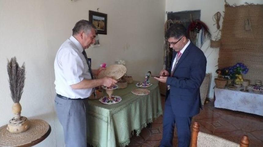 Kaymakam &Ccedil;elik: "unutulmaya Y&uuml;z Tutmuş Sanatları Destekliyoruz"