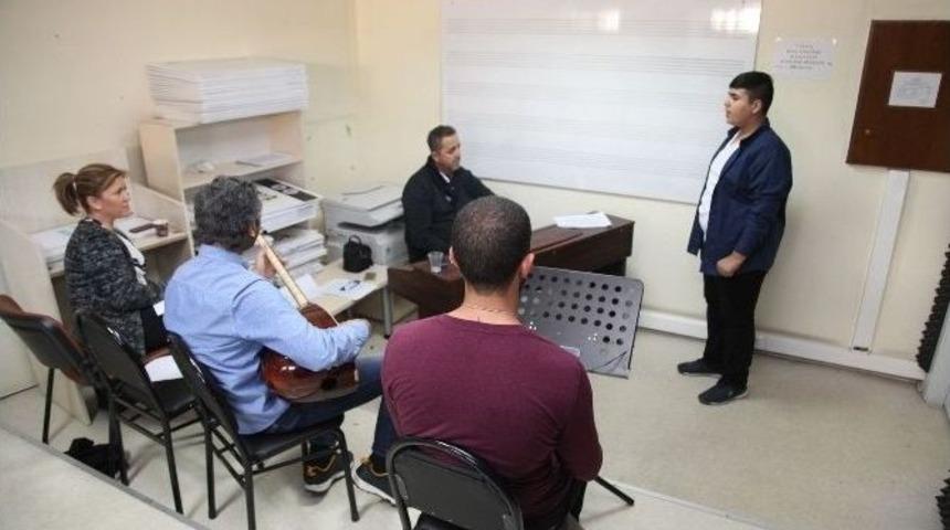 Yunus Emre &Ccedil;ok Sesli M&uuml;zik Korosu&rsquo;nun Yeni &Uuml;yeleri Se&ccedil;ildi