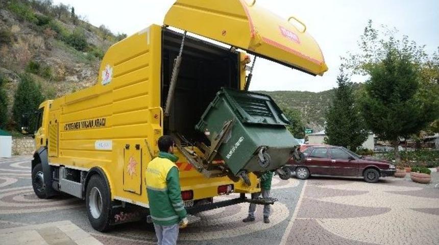 Bilecik&rsquo;te &Ccedil;&ouml;p Konteynerleri Yıkanarak Dezenfekte Ediliyor