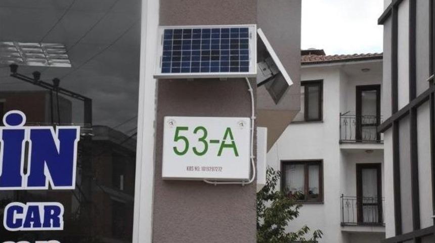 G&uuml;neş Enerjili Kapı Numaraları Geliyor