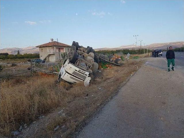 Malatya’daki Kazada Binlerce Tavuk Telef Oldu