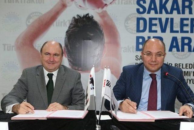B&uuml;y&uuml;kşehir Basket Takımı İle T&uuml;rk Trakt&ouml;r Sponsorluk Anlaşması İmzaladı 1