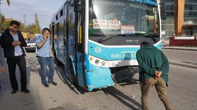 Yolcu Dolu Otobüs İle Otomobil Kafa Kafaya Çarpıştı