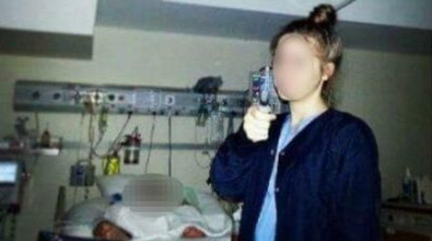 Hastasıyla Dalga Ge&ccedil;en Hemşireden Skandal Paylaşım