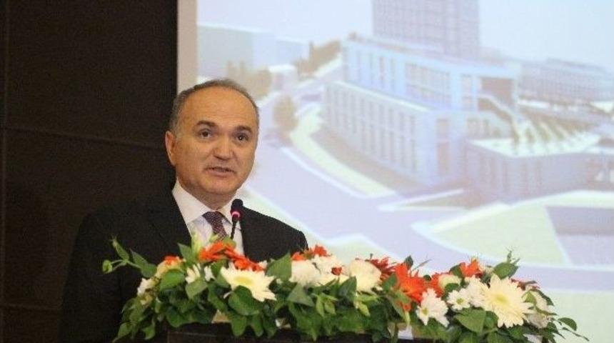 Bakan &Ouml;zl&uuml;: "yeni Anayasanın Ve Başkanlık Sisteminin T&uuml;rkiye&rsquo;ye, &Ouml;zellikle De Ekonomiye B&uuml;y&uuml;k G&uuml;&ccedil; Katacağını D&uuml;ş&uuml;n&uuml;yorum"