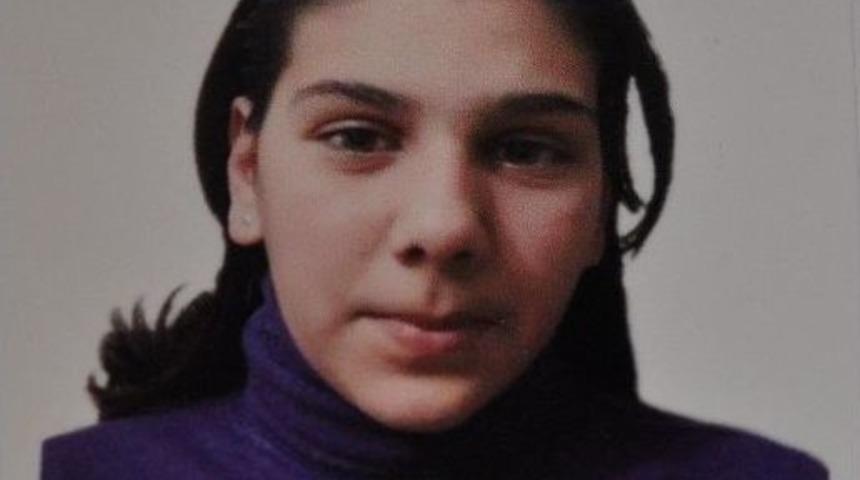 Her Yerde Kaybolan 16 Yaşındaki Kızını Arıyor