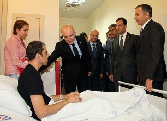 Başbakan Yardımcısı Şimşek’ten Yaralı Polislere Ziyaret 1