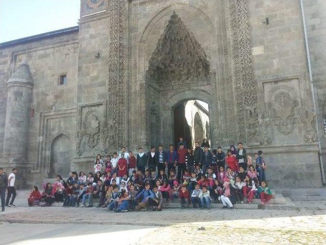 Tutak&rsquo;ta &lsquo;sanat Durma Sende Bir Renk Kat&rsquo; Projesi 2