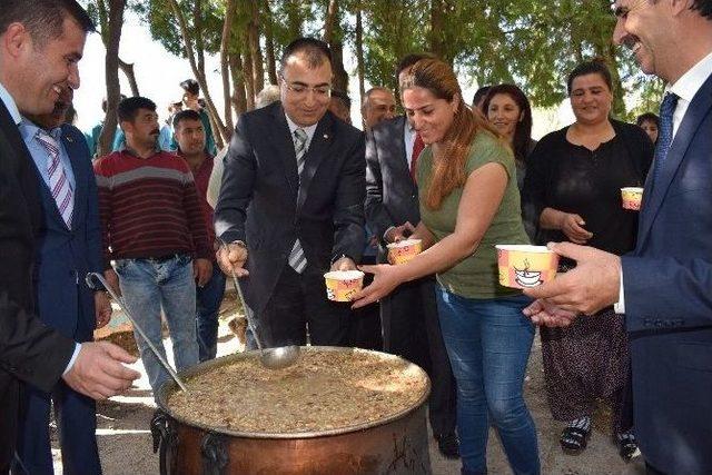 Vali Toprak Aşure Etkinliğine Katıldı