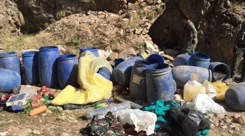 13 Pkk&rsquo;lının &Ouml;ld&uuml;r&uuml;ld&uuml;ğ&uuml; Operasyonda &Ccedil;ok Sayıda Silah Ele Ge&ccedil;irildi