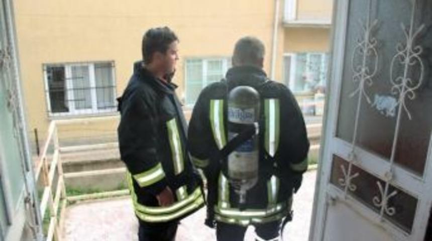 Soba K&uuml;l&uuml;nden &Ccedil;ıkan Yangın Korkuttu