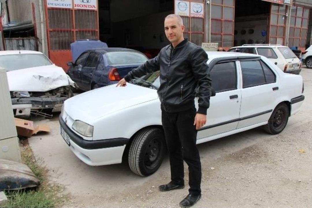 Aldığı İkinci El Otomobilin &Ouml;n&uuml; 1996, Arkası 2000 Model &Ccedil;ıktı