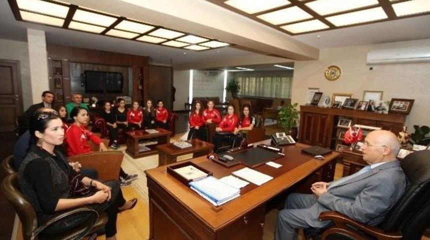 Yenimahalle Buzda Dans Edecek