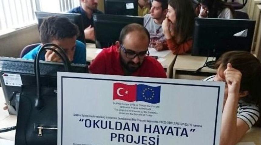 &lsquo;okuldan Hayata&rsquo; Projesi İle 50 Gen&ccedil; Mimar Ve M&uuml;hendis Geleceğe Hazırlanıyor