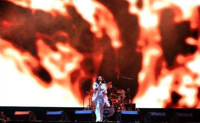 Irina Dubstova Ve Mitya Fomin, Expo 2016&rsquo;da Konser Verdi 1