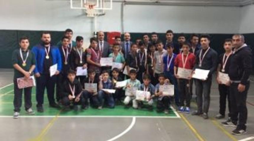 Hakkari&rsquo;de Amat&ouml;r Spor Haftası Etkinlikleri