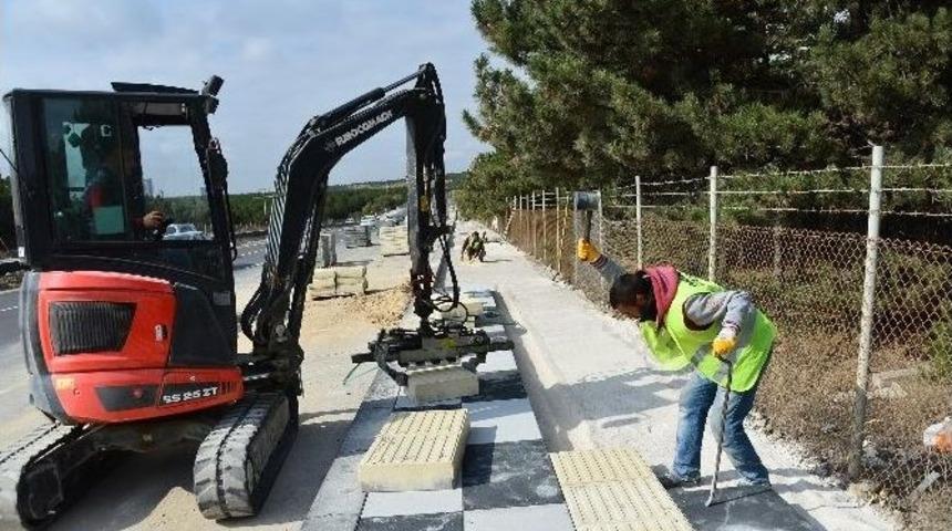 Turan G&uuml;neş&rsquo;te Kaldırım Ve Ref&uuml;j &Ccedil;alışması