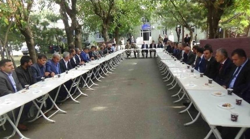 Kulp&rsquo;ta Muhtarlar G&uuml;n&uuml; Kutlandı