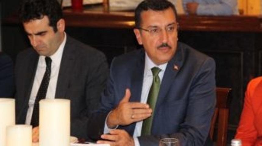 Bakan T&uuml;fenkci, Niagara&rsquo;da T&uuml;rk İş Adamlarıyla Bir Araya Geldi