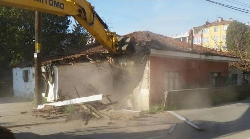 D&uuml;zce&rsquo;de Yollar Genişliyor