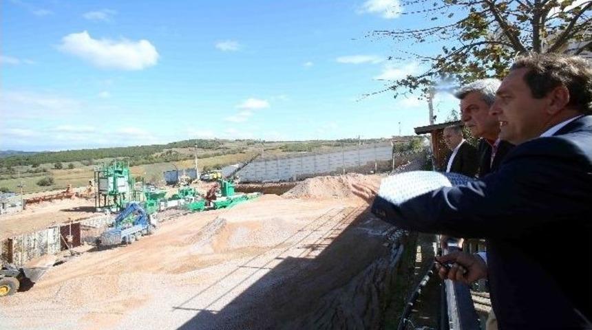 Başkan Karaosmanoğlu, Yeni Kurulan Asfalt &Uuml;retim Tesisini İnceledi
