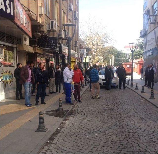 Kocaeli’de Çatı Onarımı Yapan İşçi 6. Kattan Aşağı Düştü