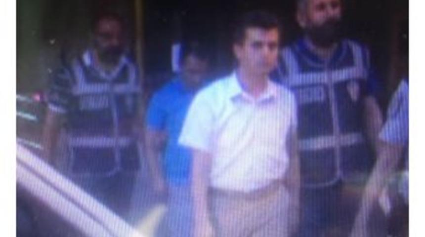 Fet&ouml;&rsquo;den Tutuklanan Hakim, Darbe Y&ouml;neticisi Generali Tutuklamış